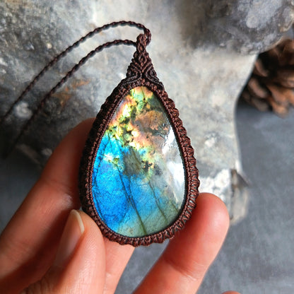 Labradorite Macrame Necklace | Pendant size approx 6.2 cm