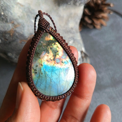 Labradorite Macrame Necklace | Pendant size approx 6.2 cm