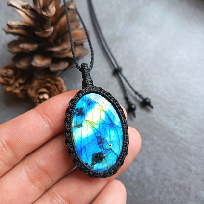 Labradorite Macrame Necklace | Pendant size approx 5.2 cm