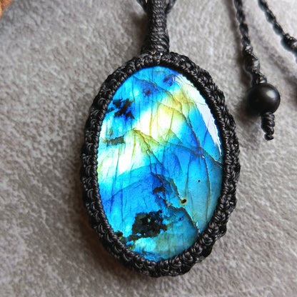 Labradorite Macrame Necklace | Pendant size approx 5.2 cm
