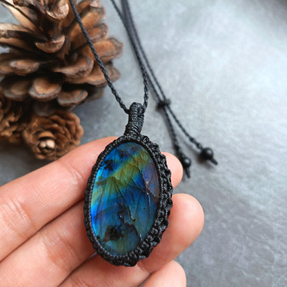 Labradorite Macrame Necklace | Pendant size approx 5.2 cm