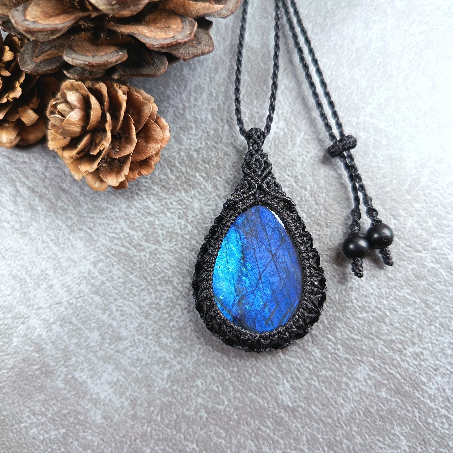 Labradorite Macrame Necklace | Pendant size approx 5.2 cm