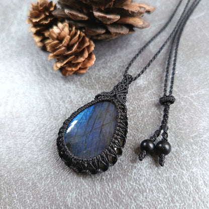 Labradorite Macrame Necklace | Pendant size approx 5.2 cm