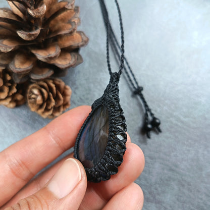 Labradorite Macrame Necklace | Pendant size approx 5.2 cm