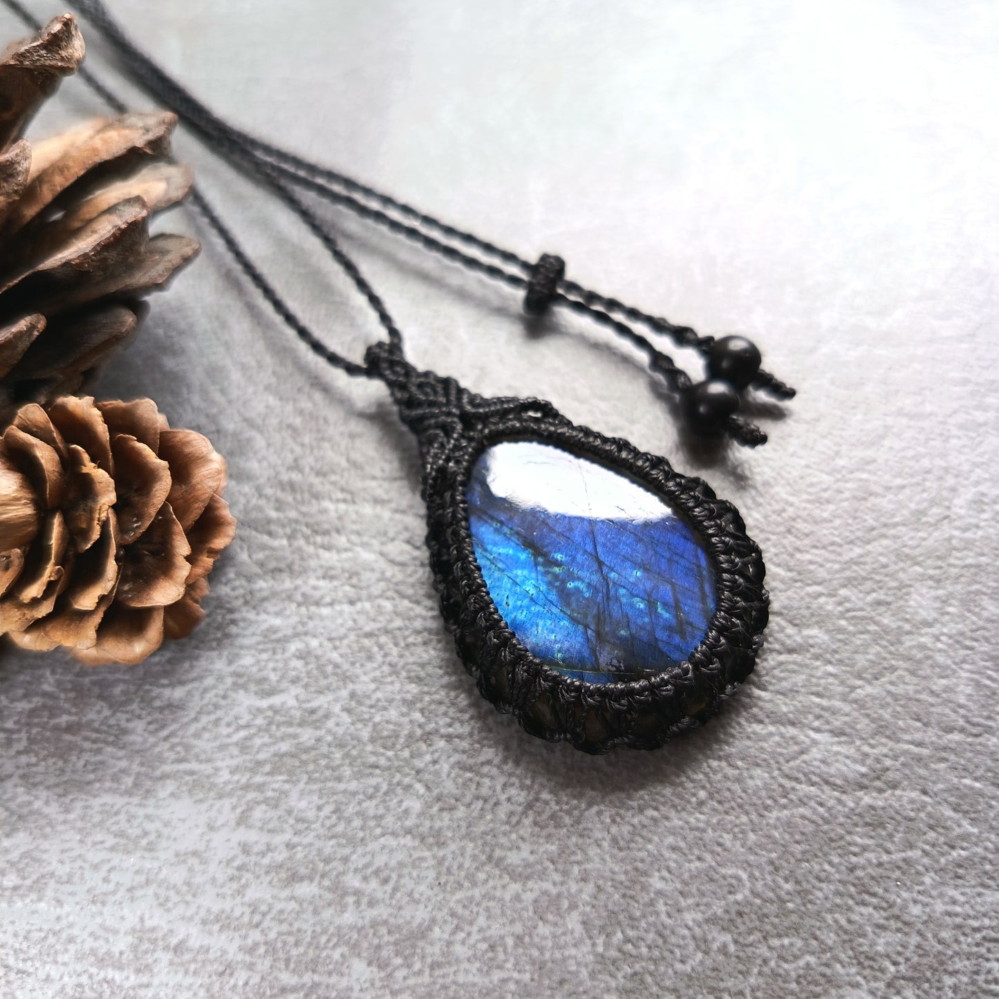 Labradorite Macrame Necklace | Pendant size approx 5.2 cm