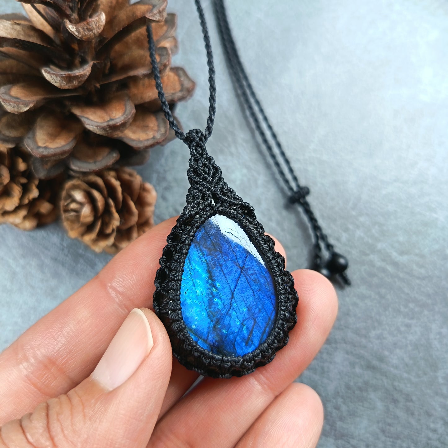 Labradorite Macrame Necklace | Pendant size approx 5.2 cm