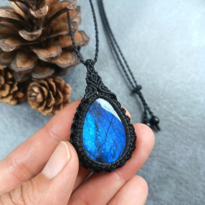 Labradorite Macrame Necklace | Pendant size approx 5.2 cm