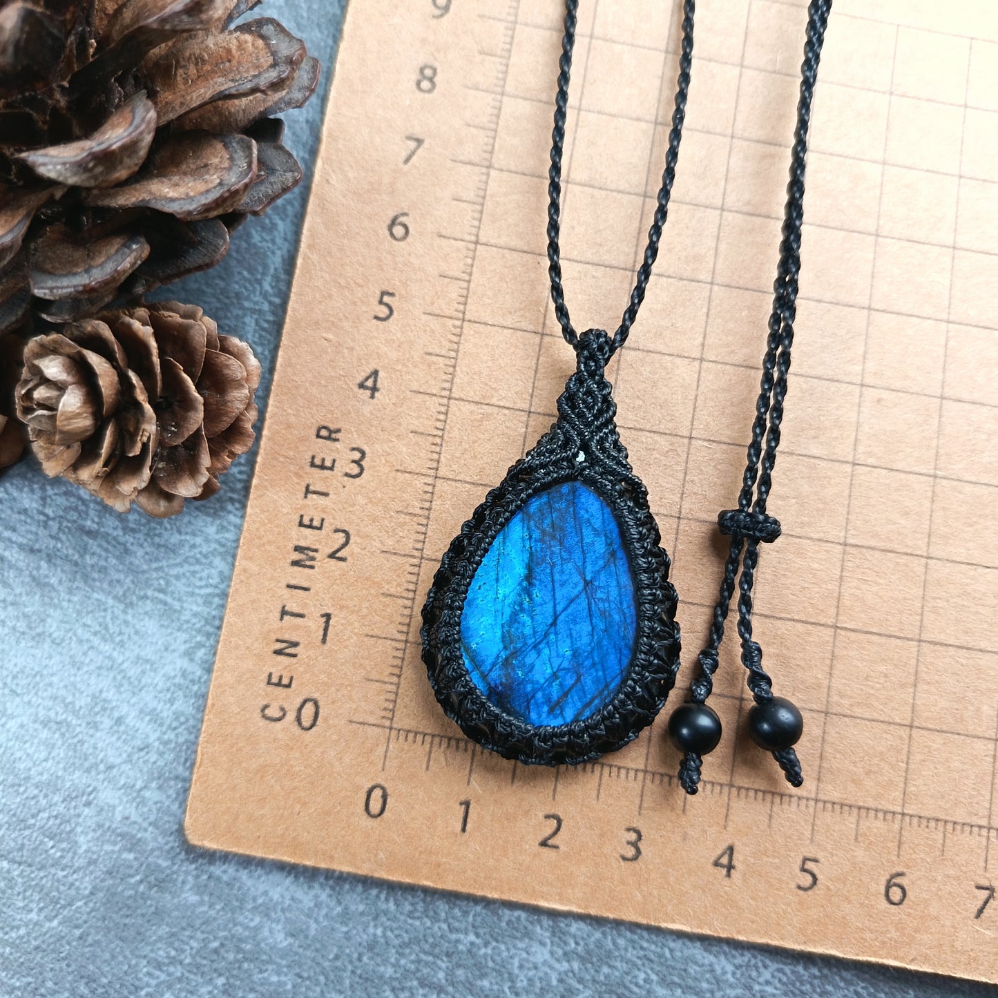 Labradorite Macrame Necklace | Pendant size approx 5.2 cm