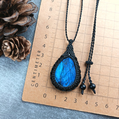 Labradorite Macrame Necklace | Pendant size approx 5.2 cm