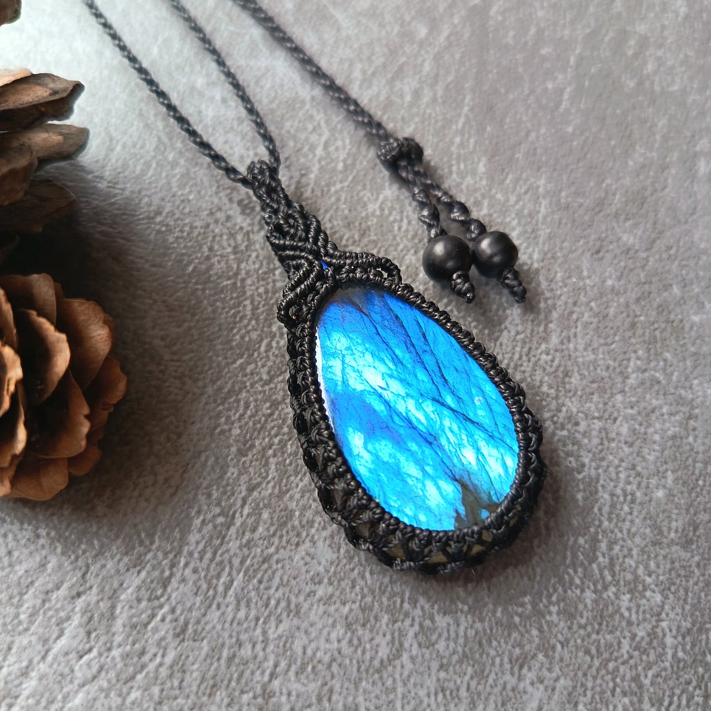 Labradorite Macrame Necklace | Pendant size approx 5.7 cm