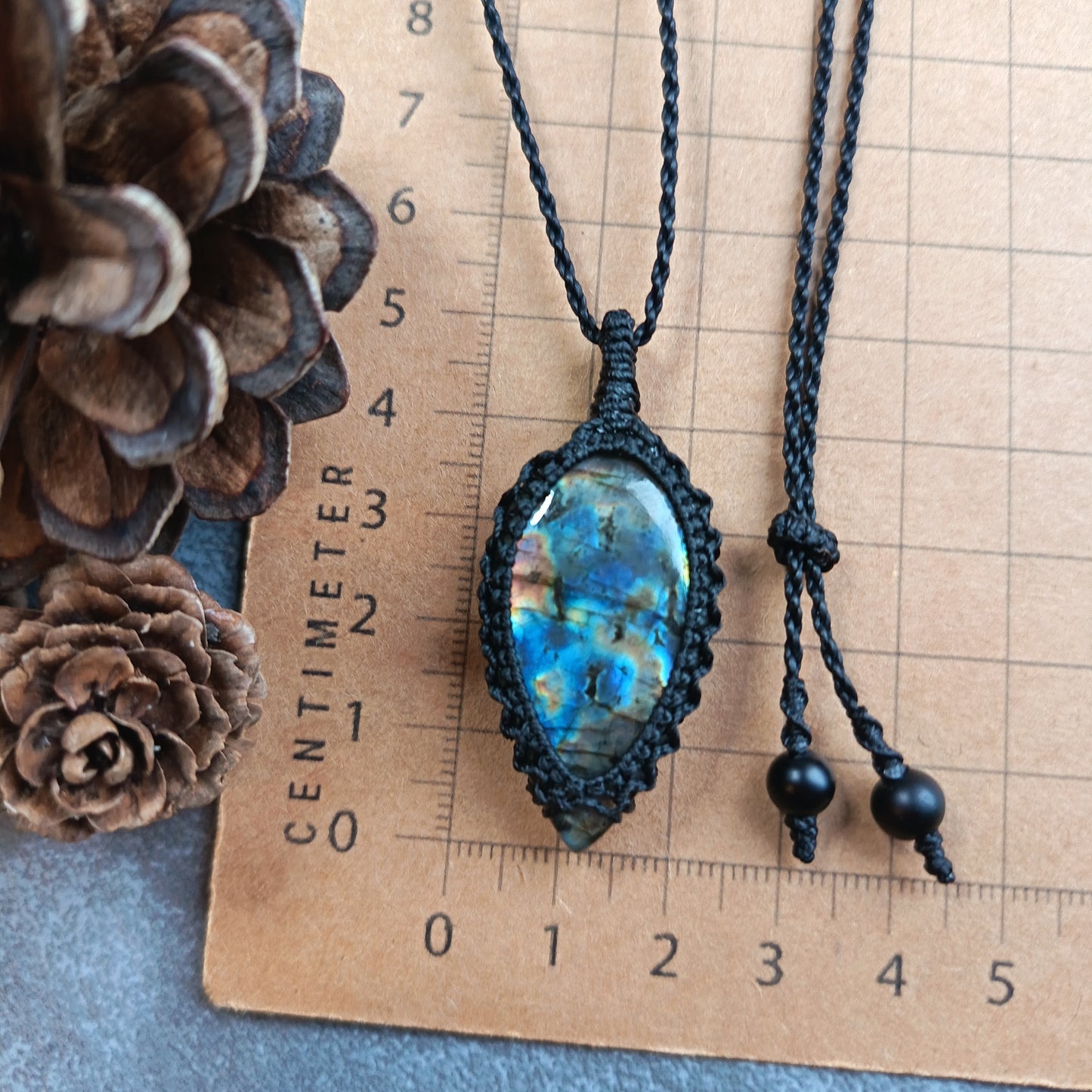 Labradorite Macrame Necklace | Pendant size approx 5 cm