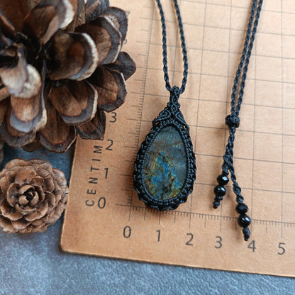 Labradorite Macrame Necklace | Pendant size approx 4.3 cm