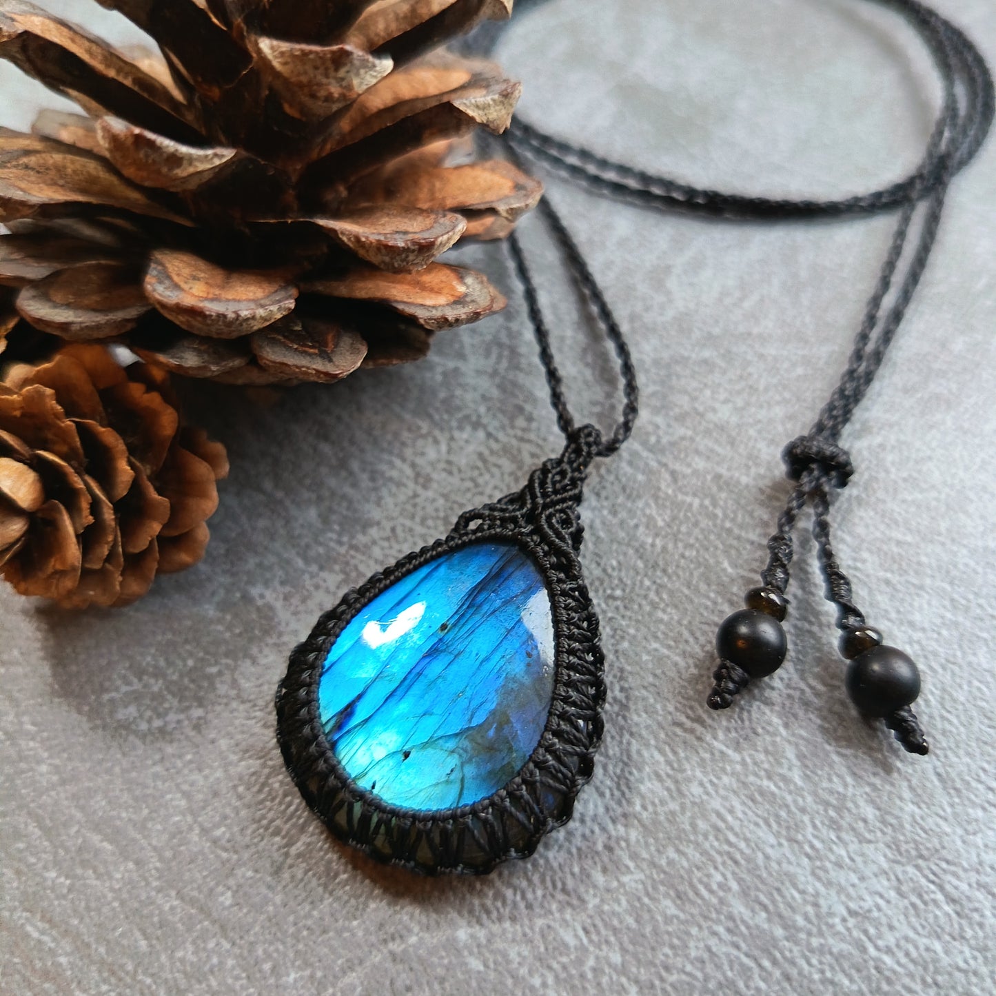 Labradorite Macrame Necklace | Pendant size approx 5.7 cm