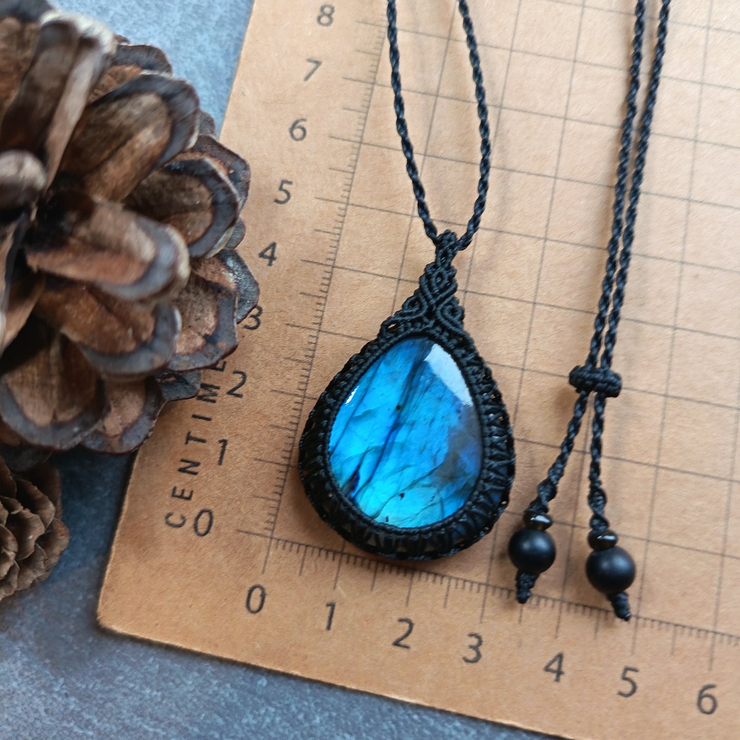 Labradorite Macrame Necklace | Pendant size approx 5.7 cm