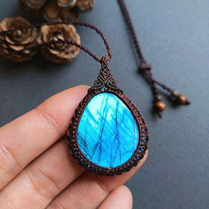 Labradorite Macrame Necklace | Pendant size approx 4.9 cm