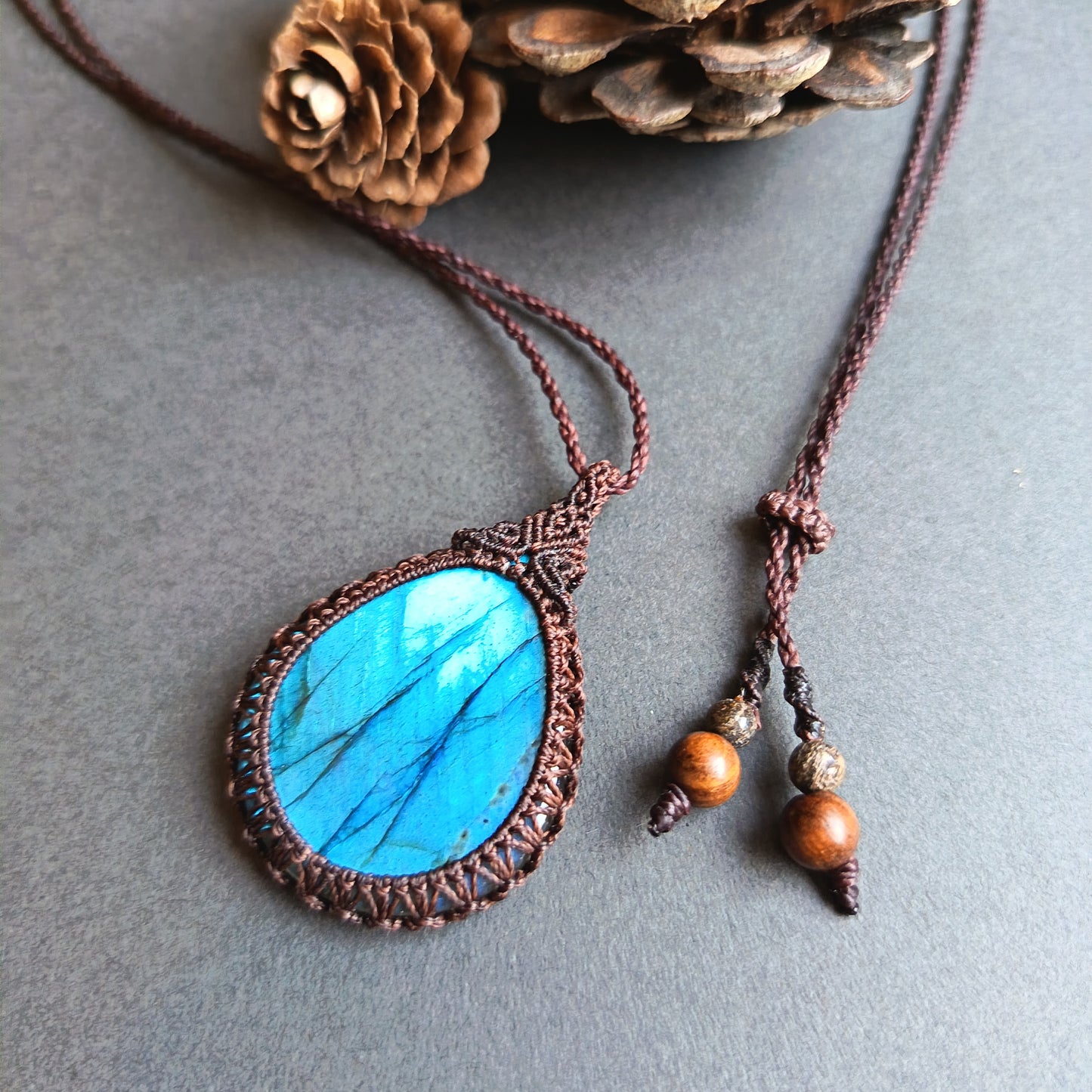 Labradorite Macrame Necklace | Pendant size approx 4.9 cm