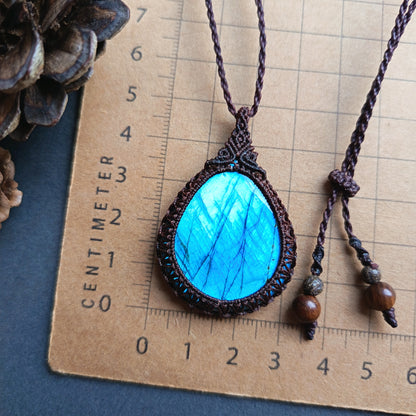 Labradorite Macrame Necklace | Pendant size approx 4.9 cm