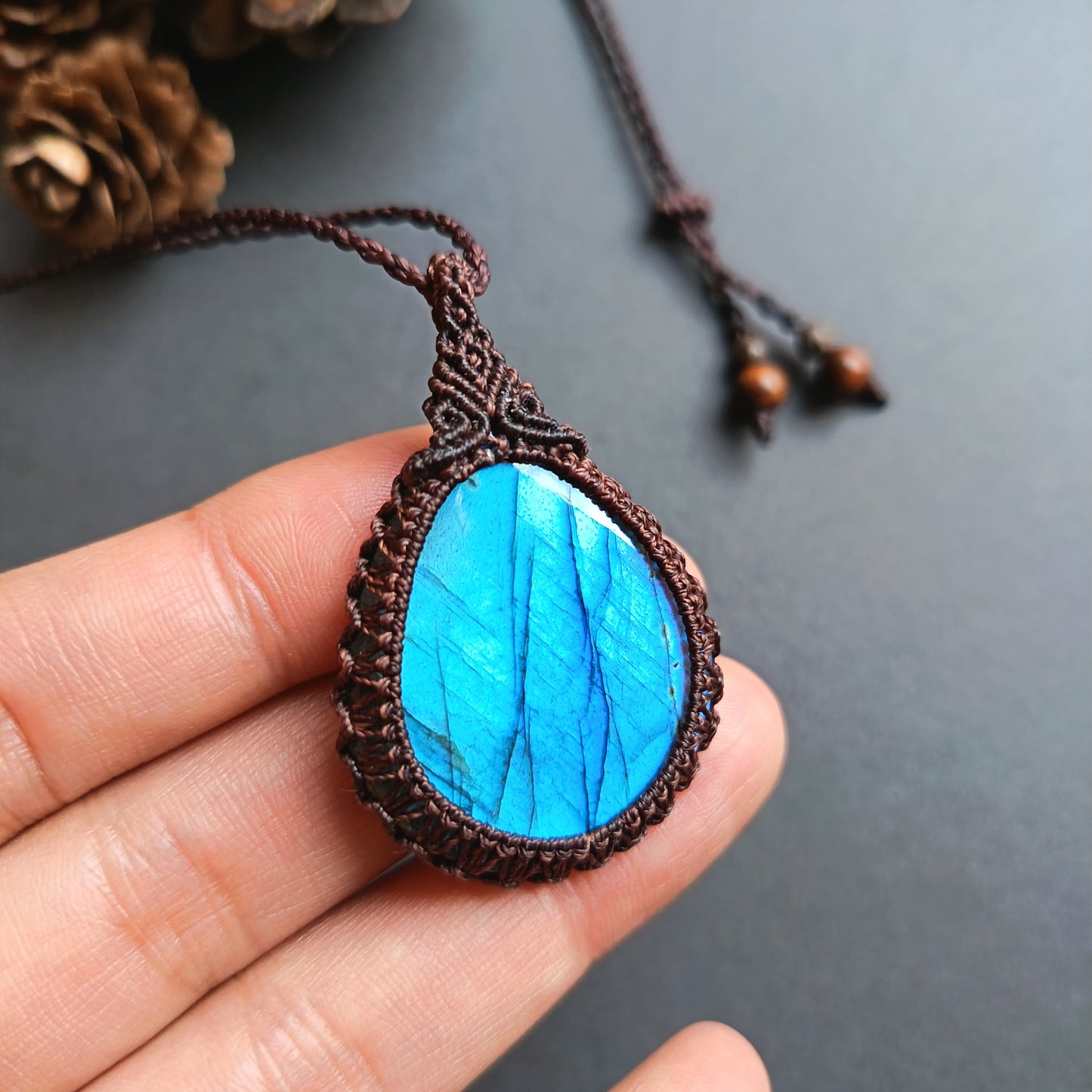 Labradorite Macrame Necklace | Pendant size approx 4.9 cm