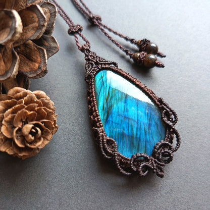 Labradorite Macrame Necklace | Pendant size approx 6.8 cm