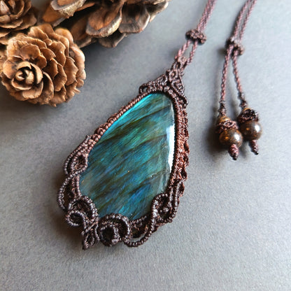 Labradorite Macrame Necklace | Pendant size approx 6.8 cm