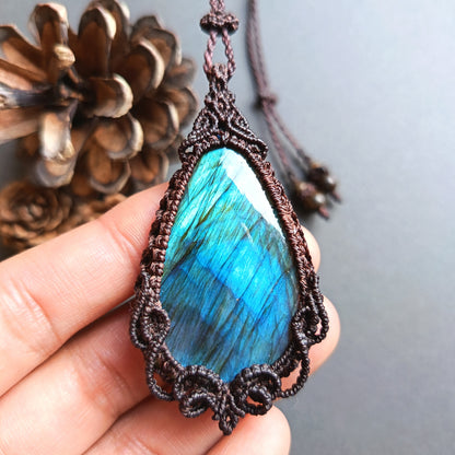 Labradorite Macrame Necklace | Pendant size approx 6.8 cm