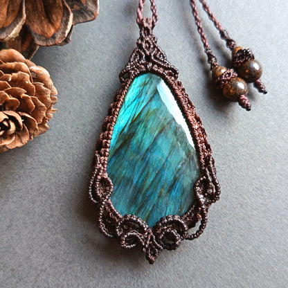 Labradorite Macrame Necklace | Pendant size approx 6.8 cm