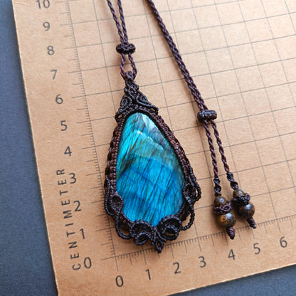 Labradorite Macrame Necklace | Pendant size approx 6.8 cm