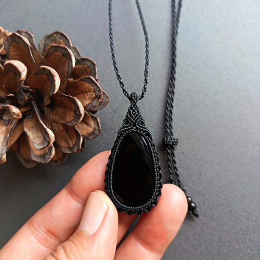 Black Onyx Macrame Necklace | Pendant size approx 4.8 cm