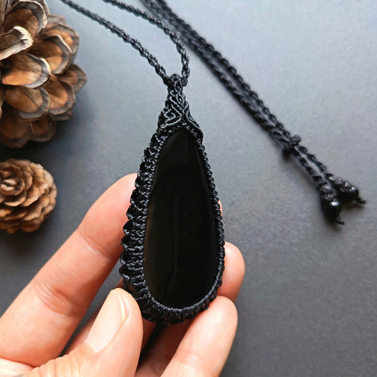 Black Onyx Macrame Necklace | Pendant size approx 7.4 cm