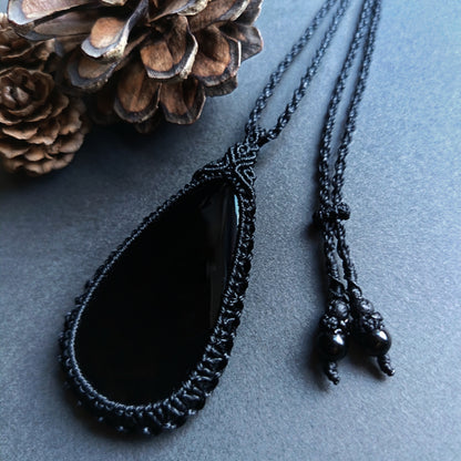 Black Onyx Macrame Necklace | Pendant size approx 7.4 cm
