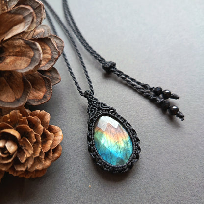 Labradorite Macrame Necklace | Pendant size approx 3.6 cm