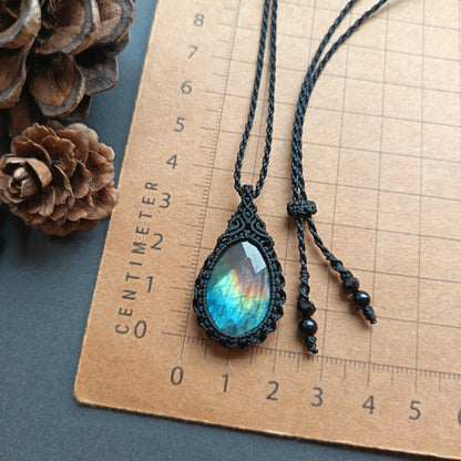 Labradorite Macrame Necklace | Pendant size approx 3.6 cm