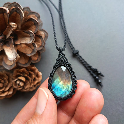Labradorite Macrame Necklace | Pendant size approx 3.6 cm