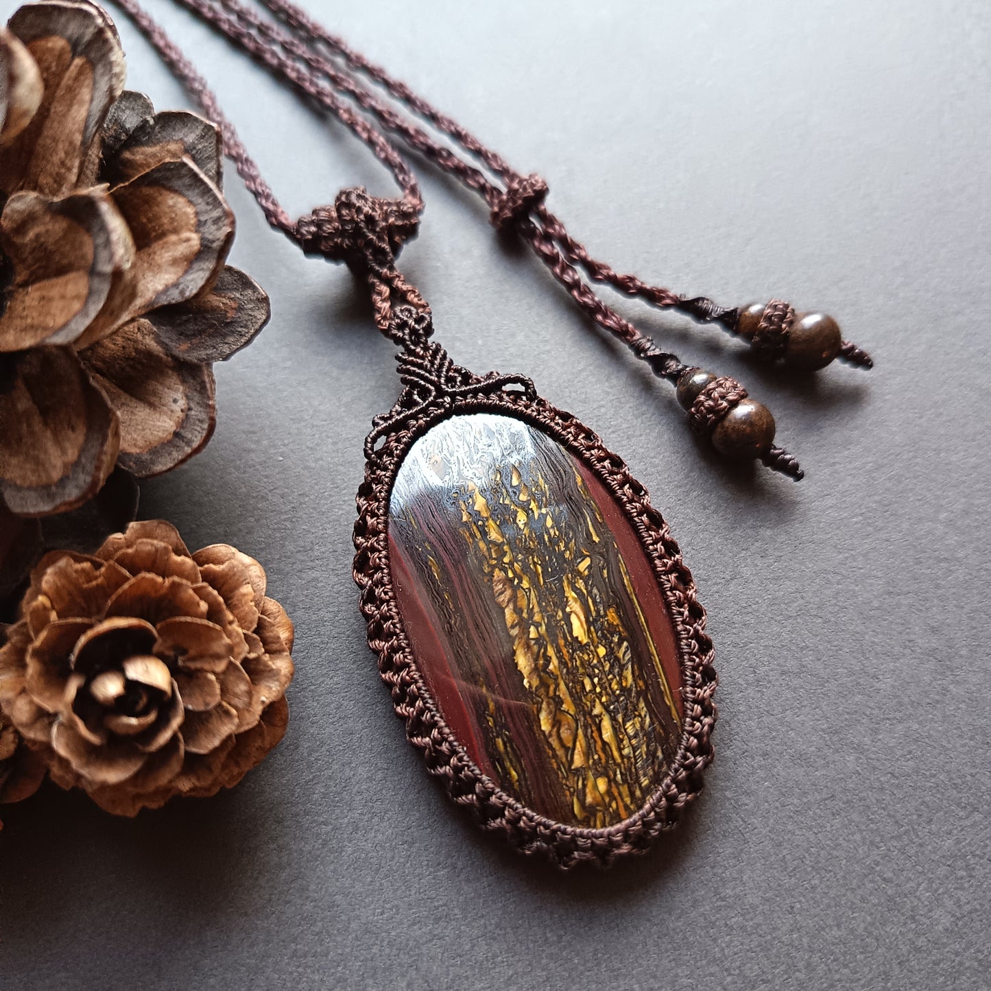 Tiger Iron | Iron Tiger's Eye Macrame Necklace | Pendant size 5.9 cm