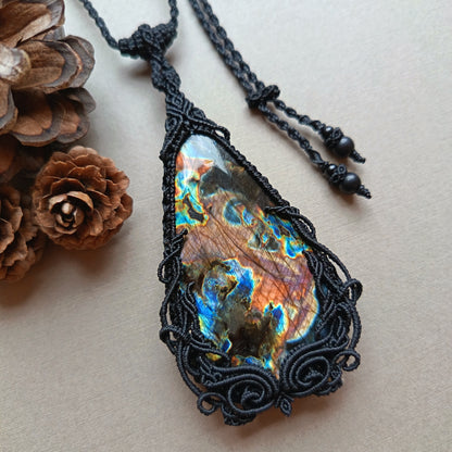 Kranok Plaew | Labradorite Macrame Necklace | Freehand Design | Pendant size approx 9.5 cm