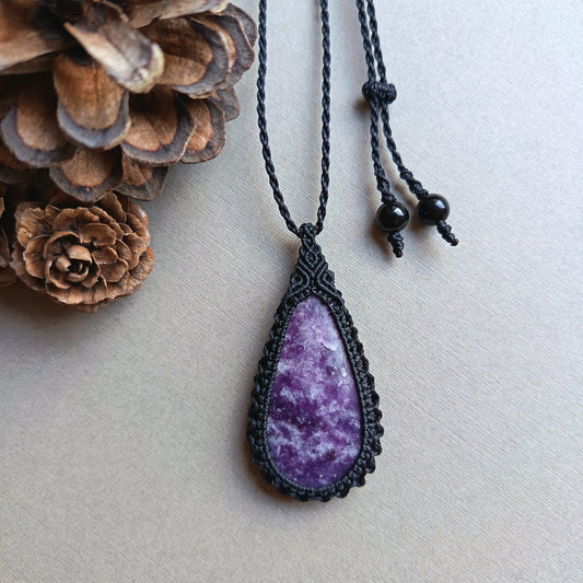 Lepidolite Macrame Necklace | Pendant size 5.2 cm