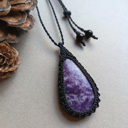 Lepidolite Macrame Necklace | Pendant size 5.2 cm