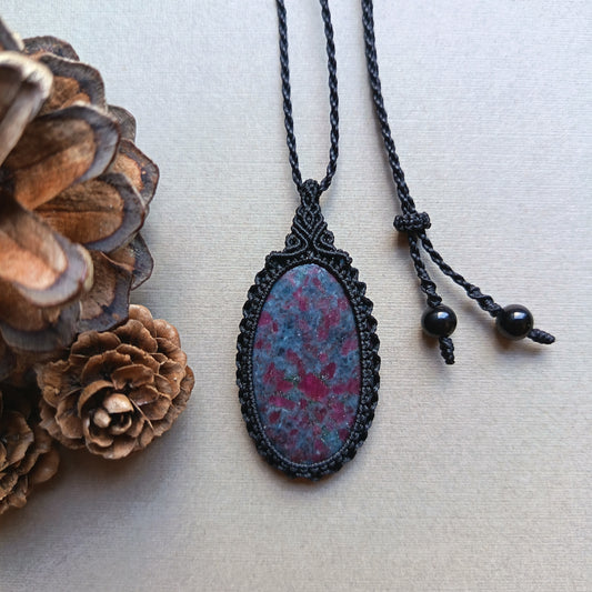 Ruby Kyanite Macrame Necklace | Pendant size 5.2 cm