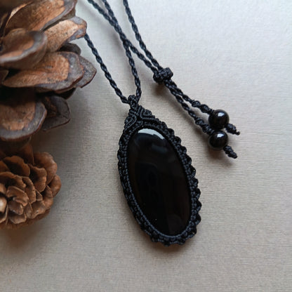 Black Onyx Macrame Necklace | Pendant size approx 4.1 cm