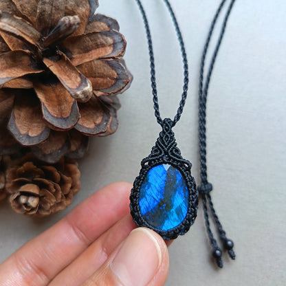 Labradorite Macrame Necklace | Pendant size approx 3.6 cm