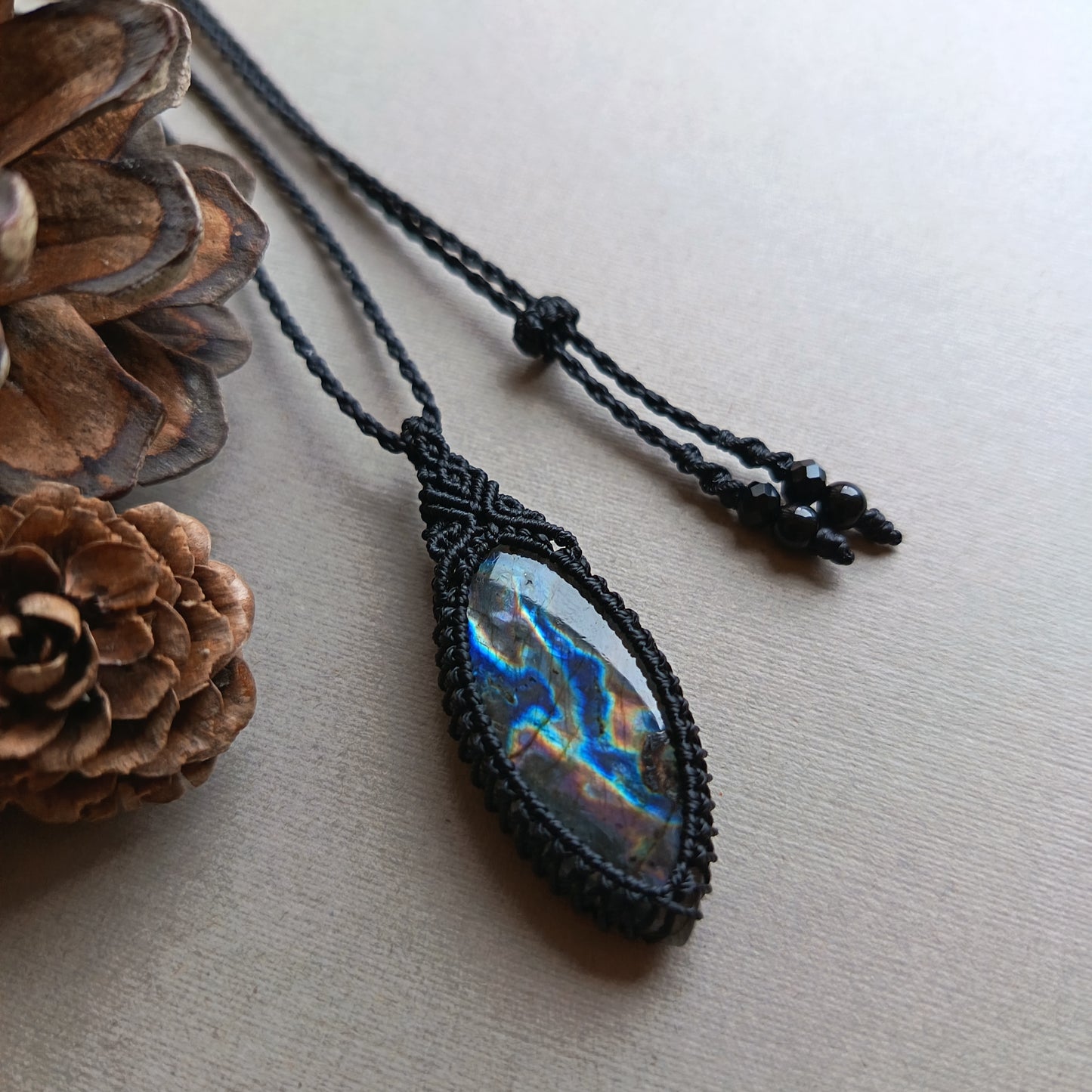 Labradorite Macrame Necklace | Pendant size approx 4.7 cm