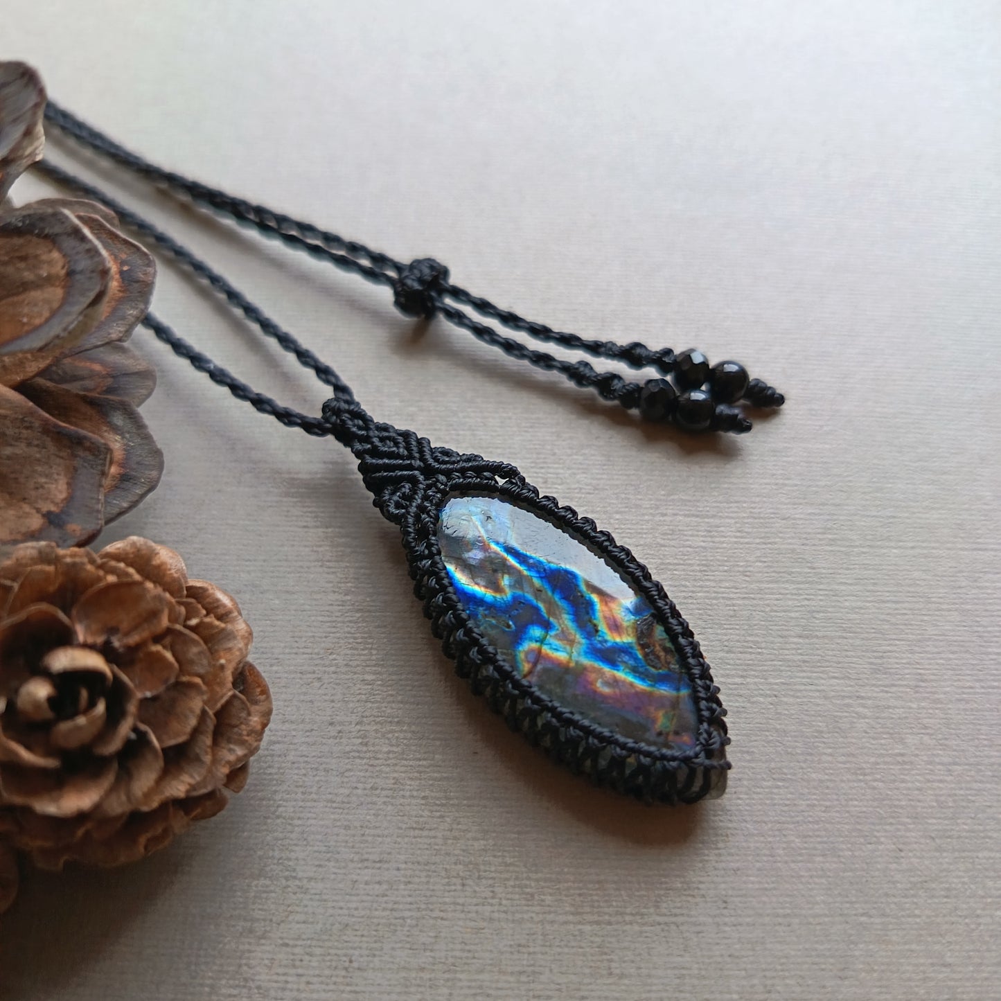 Labradorite Macrame Necklace | Pendant size approx 4.7 cm