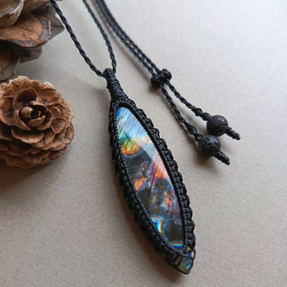 Labradorite Macrame Necklace | Pendant size approx 6.5 cm