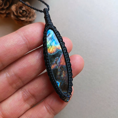 Labradorite Macrame Necklace | Pendant size approx 6.5 cm