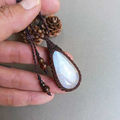Moonstone Macrame Necklace | Pendant size 5.2 cm