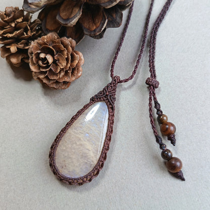 Moonstone Macrame Necklace | Pendant size 5.2 cm