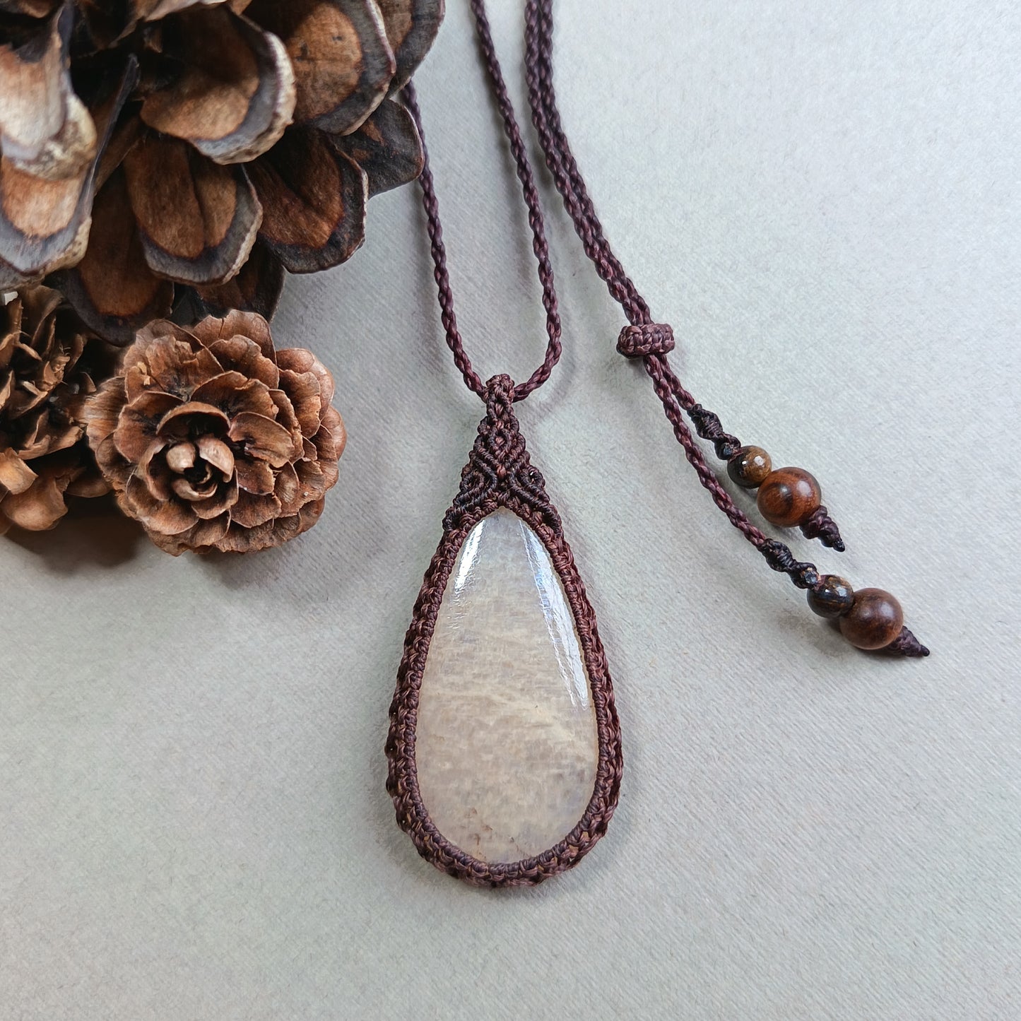 Moonstone Macrame Necklace | Pendant size 5.2 cm