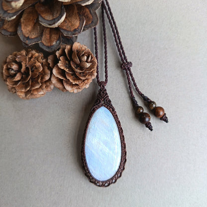 Moonstone Macrame Necklace | Pendant size 5.5 cm