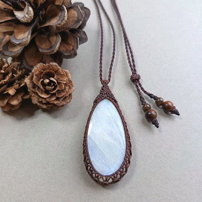 Moonstone Macrame Necklace | Pendant size 5.5 cm