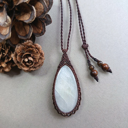 Moonstone Macrame Necklace | Pendant size 5.5 cm